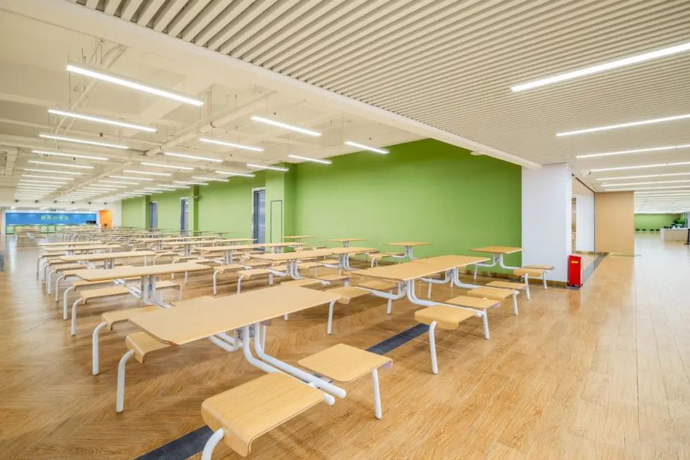 上海由由世紀廣場(chǎng)B1美食城